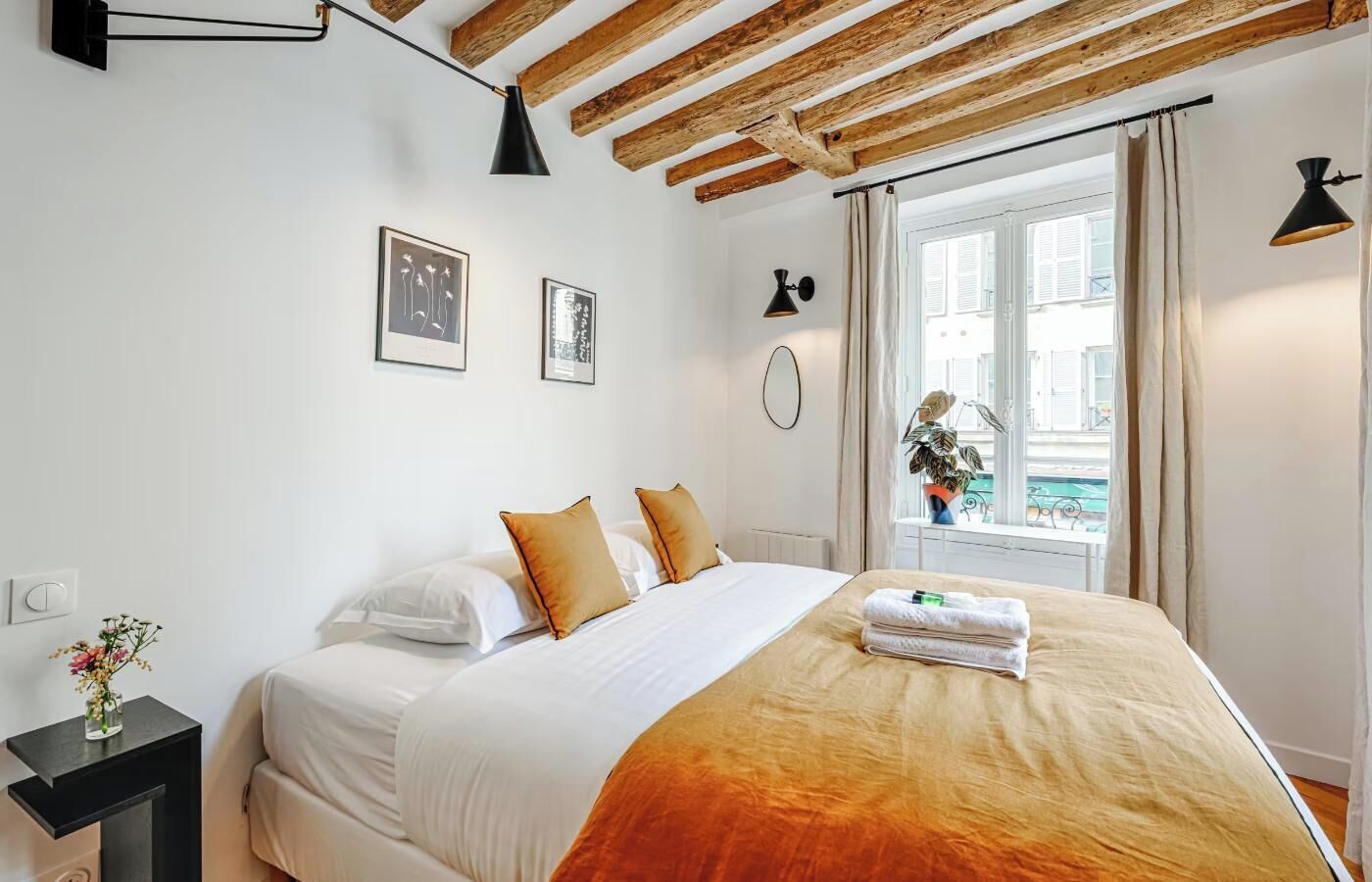 4 habitaciones, escritorio, tabla de planchar con plancha y wifi gratis 
