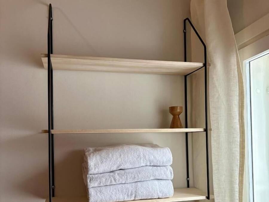 Habitación triple básica, vista al parque | Interior