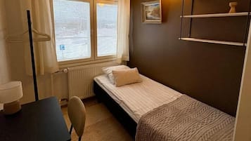 Quarto solteiro, vista para o parque