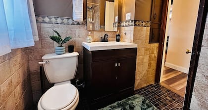 *Central location*Clean*Parking*2BDRM*A/C