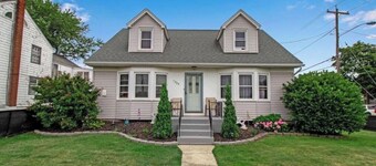 *Central location*Clean*Parking*2BDRM*A/C