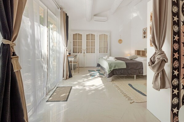 1 chambre, fer et planche à repasser, Wi-Fi, draps fournis