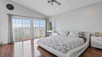 5 bedrooms, iron/ironing board, Internet, bed sheets