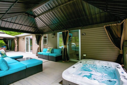 Modern home with a private Heated pool and jacuzzi