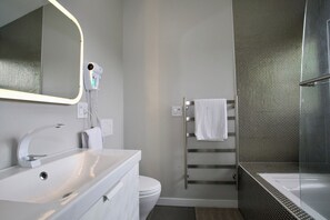 Hair dryer, towels - Modern home with a private Heated pool and jacuzzi (Hamden)
