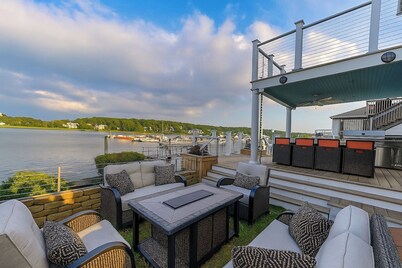 Beautiful cozy home w jacuzzi & dock for boat