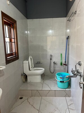 Bathroom - Riverside Palm Near Kaffiluddin Rd (Guwahati)