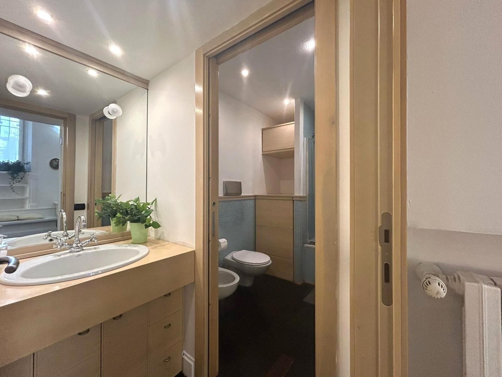 Doccia, asciugacapelli, bidet, asciugamani