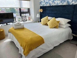 1 habitación, tabla de planchar con plancha, wifi y ropa de cama 