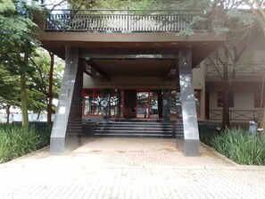 Exterior detail - The Ivy Hotel (Lusaka)