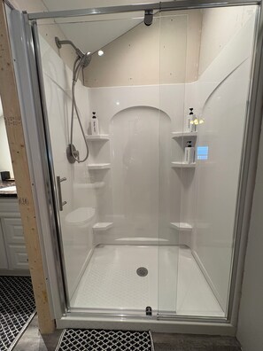 タオル、石鹸、トイレットペーパー