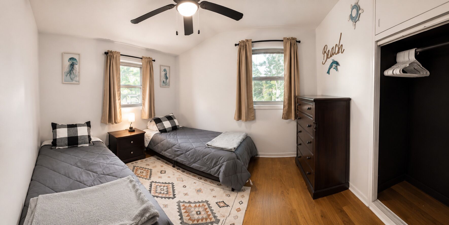 2 bedrooms, desk, iron/ironing board, free WiFi