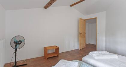 Holiday Home 'Grand Mas Provencal - 9 Ch - 18 Per' with Mountain View, Private Pool and Wi-Fi