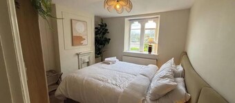 Your Private Cotswolds Castle – Fairytale Stay in a Honey-Stone Village