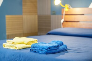 Iron/ironing board, WiFi, bed sheets - Blue Lake Home: Nature and Comfort Vacation House (Boleto)