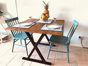 Dining - Beachy Bright Maui Vista 1 BR 1BA condo overlooking pool (Kihei)