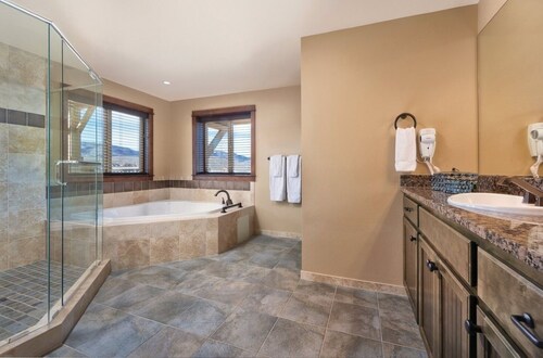 Rocky Mountains | Group Nature Retreat | Pool + Hot Tub | 2BR