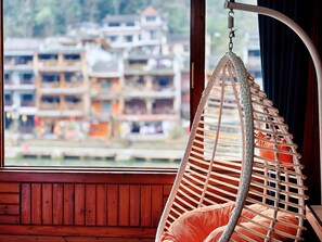 经典双人房, 河景