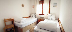 Room - St Cyprien Magnificent Villa with Swimming Pool (Saint-Cyprien)