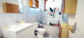 Bathroom - St Cyprien Magnificent Villa with Swimming Pool (Saint-Cyprien)