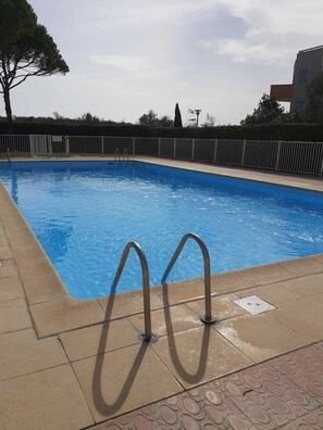 Pool - St Cyprien apartment right on the water (Saint-Cyprien)
