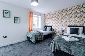 4 bedrooms, WiFi, bed sheets - Aldridge Road by Guestz (Manchester)