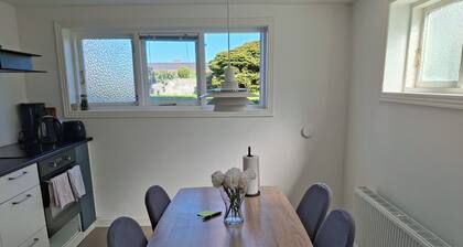 Bright & cozy basement apartment • Free parking