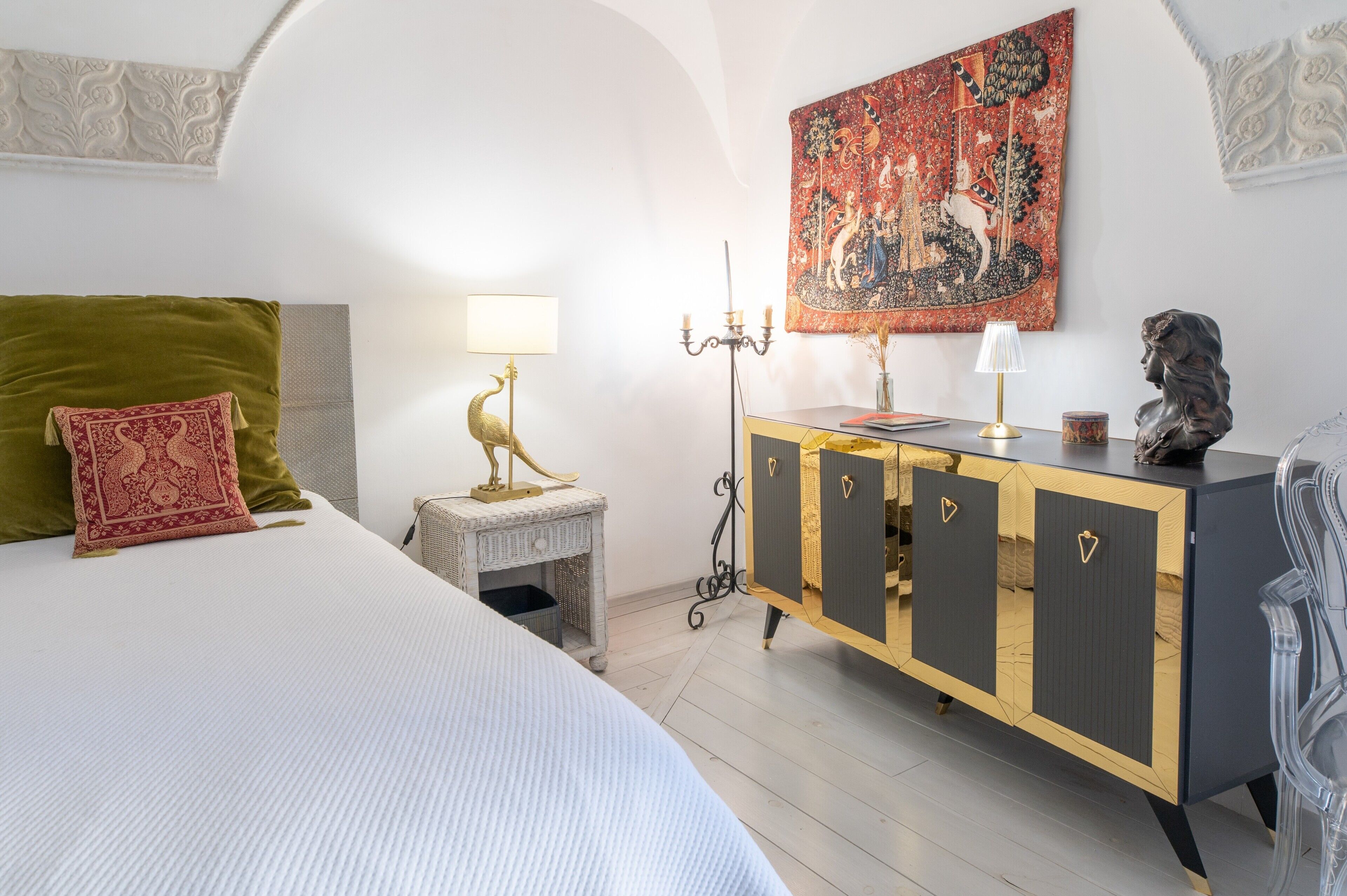 2 habitaciones, tabla de planchar con plancha, wifi y ropa de cama 
