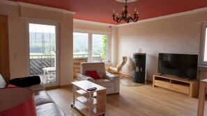 Fernseher, Kamin, DVD-Player, Stereoanlage