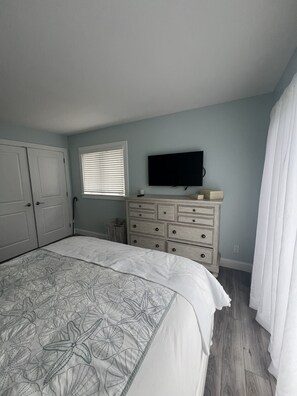 4 bedrooms, WiFi, bed sheets