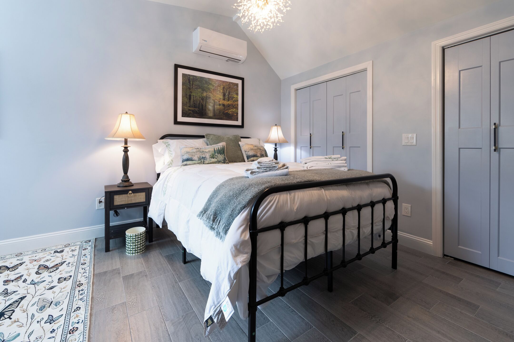 Habitación individual Deluxe, vista al jardín | Sábanas de algodón egipcio y ropa de cama de alta calidad 