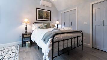 Habitación individual Deluxe, vista al jardín | Sábanas de algodón egipcio y ropa de cama de alta calidad