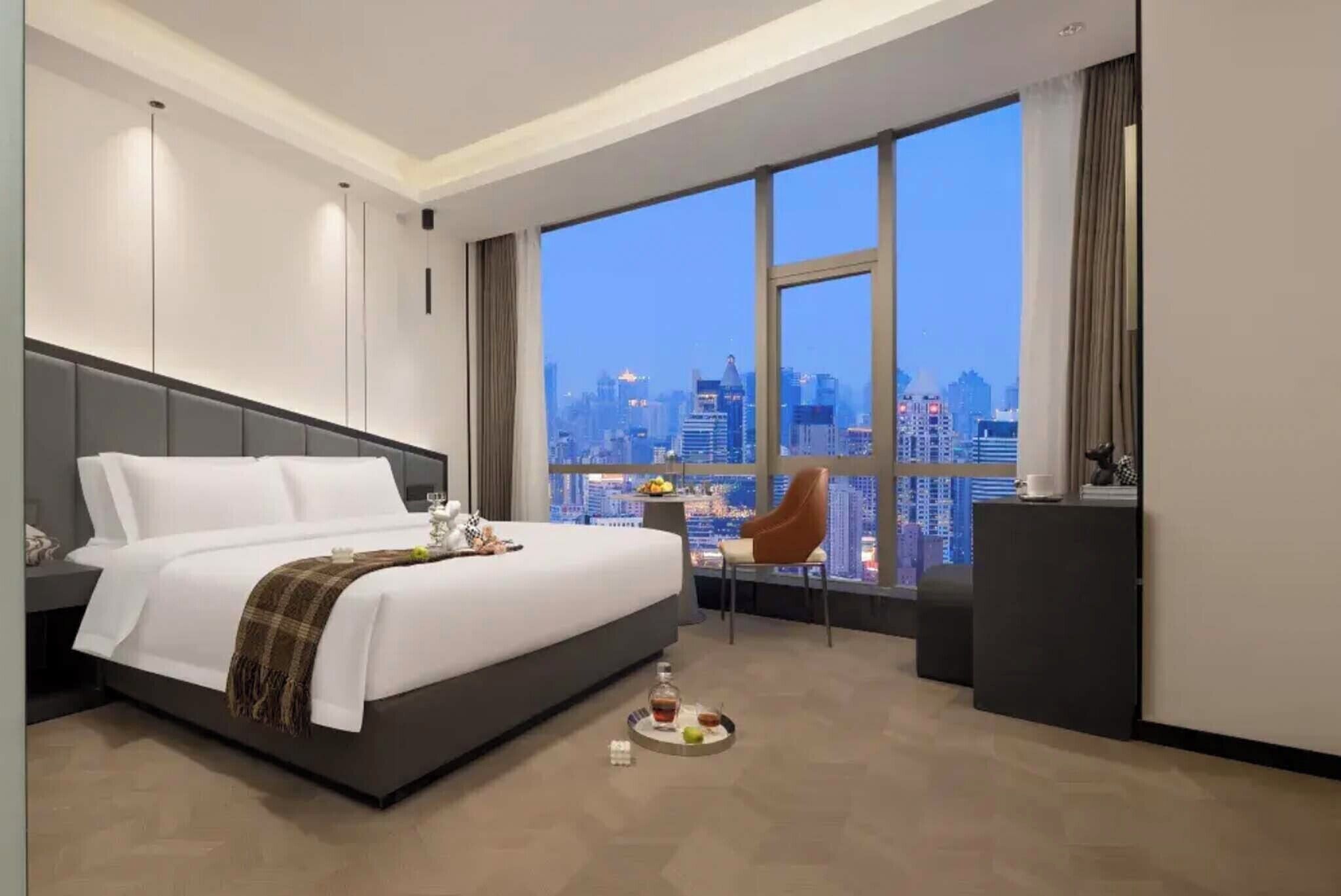 City Double Room, Partial Lake View