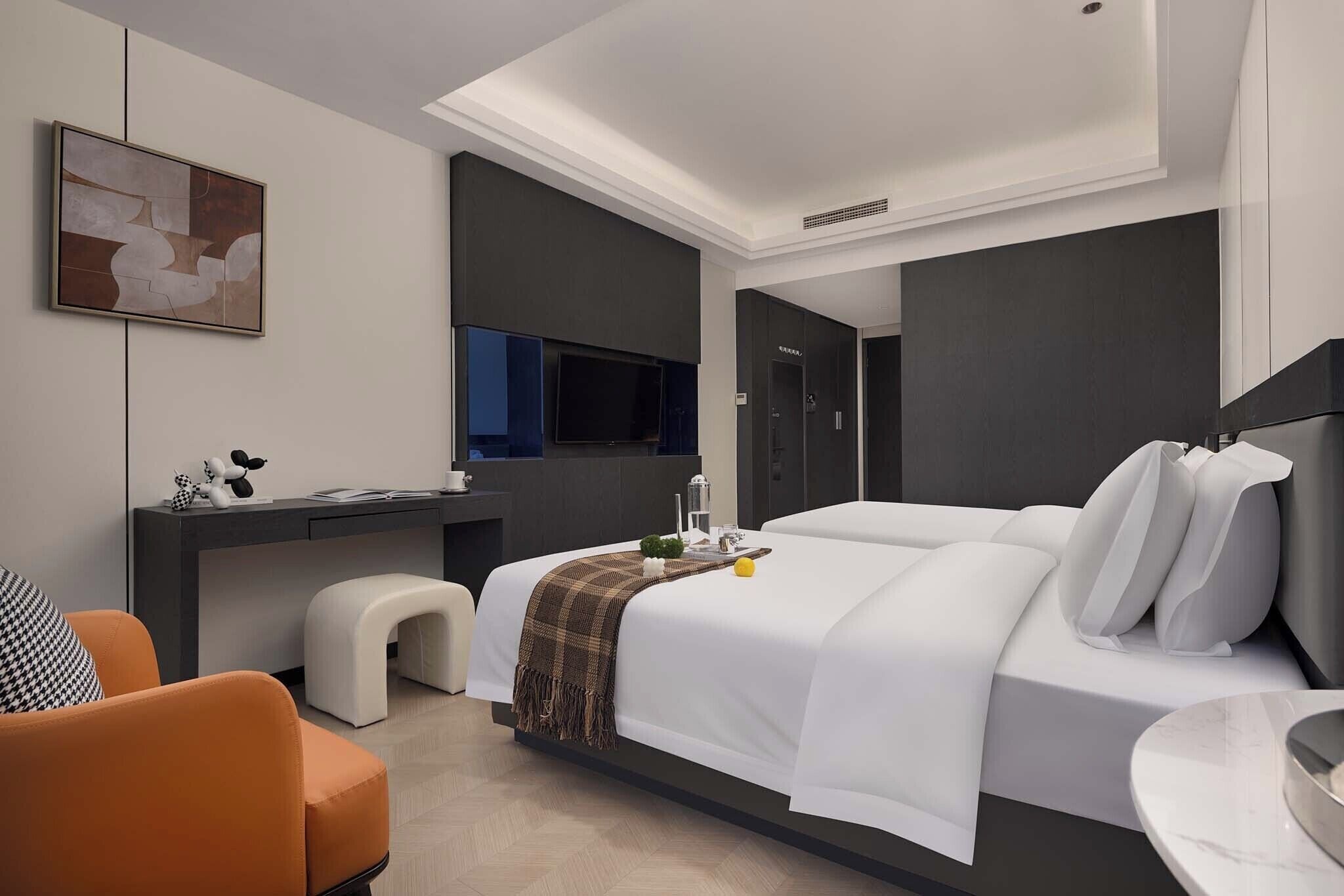 Business Double Room, City View | View from room
