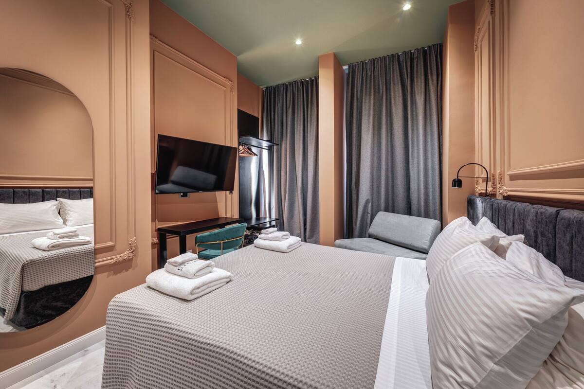 ห้องดีลักซ์สวีท, วิวเมือง | ตู้นิรภัยในห้องพัก, ห้องเก็บเสียง, เตารีด/โต๊ะรีดผ้า, Wi-Fi ฟรี