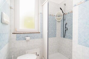 Shower, hair dryer, bidet, towels - Cala Biriala - One Bedroom Apartment, Sleeps 4 (Orosei)