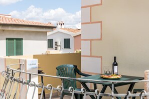 Outdoor dining - Cala Biriala - One Bedroom Apartment, Sleeps 4 (Orosei)