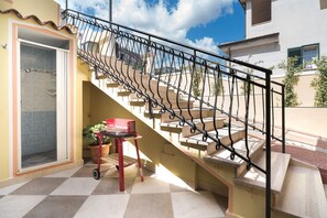 Terrace/patio - Cala Goloritzè - Two Bedroom Apartment, Sleeps 6 (Orosei)