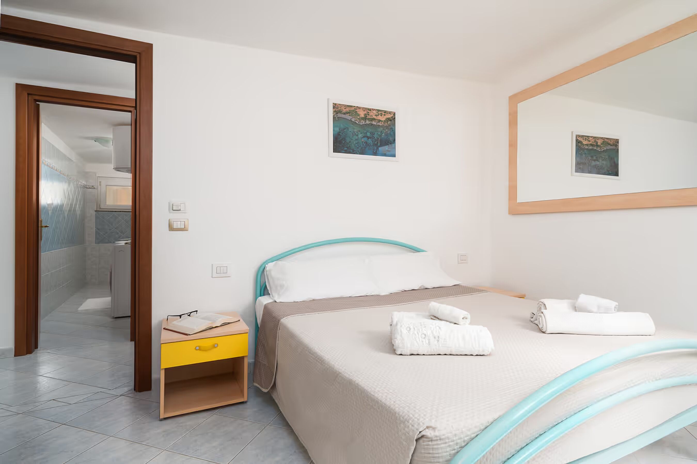 1 chambre, fer et planche à repasser, Wi-Fi gratuit, draps fournis