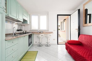 Fridge, oven, stovetop, coffee/tea maker - Cala Mariolu - One Bedroom Apartment, Sleeps 4 (Orosei)