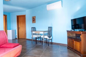 TV - Historic View Apartment (Orosei)