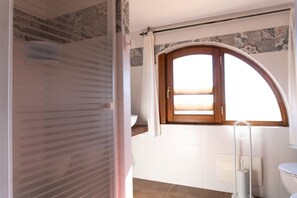 Shower, hair dryer, bidet, towels - Historic View Apartment (Orosei)