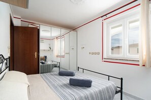 2 bedrooms, iron/ironing board, free WiFi, bed sheets - Mare & Monte - Two Bedroom Apartment, Sleeps 6 (Orosei)