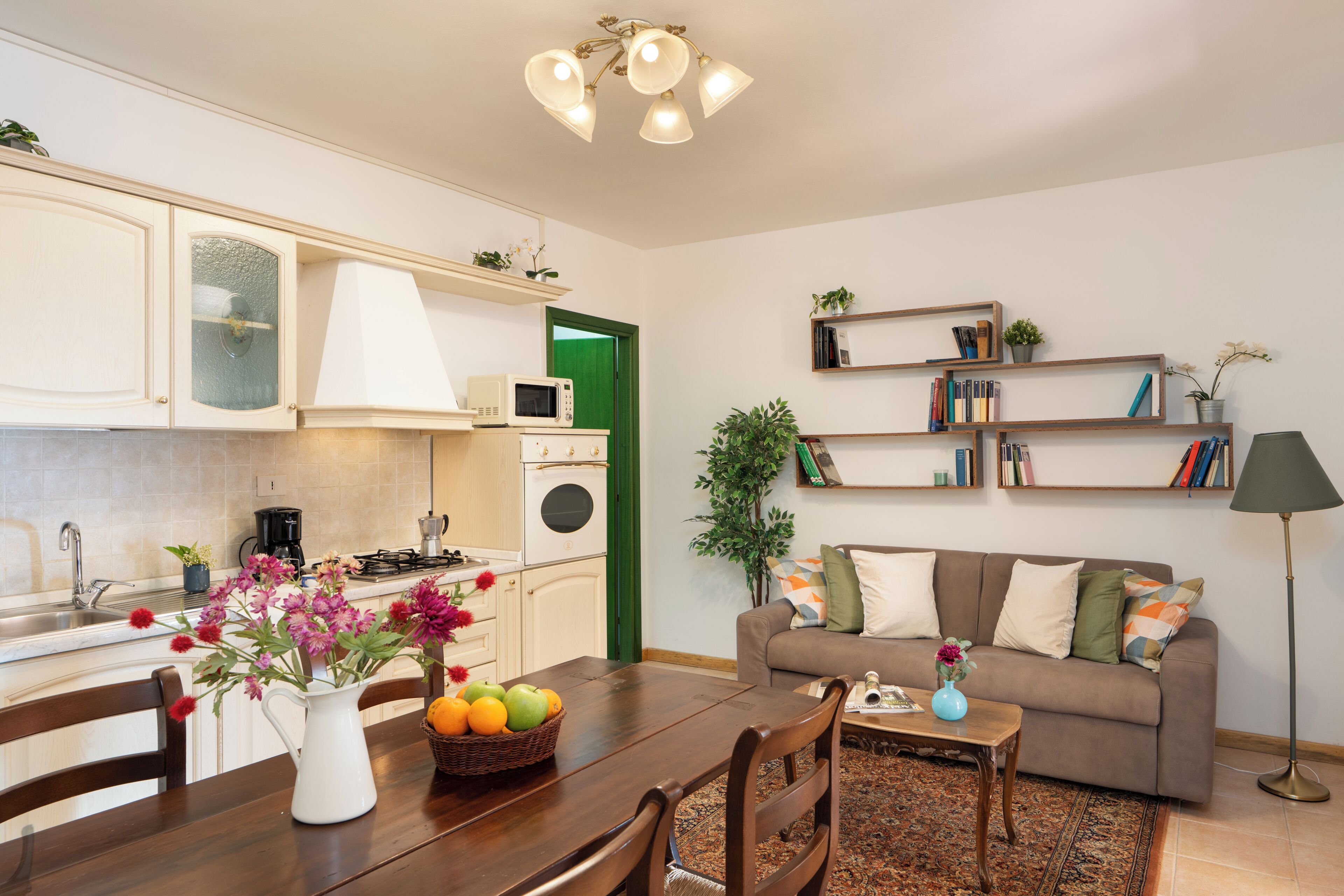 Apartment, Terrasse, Blick auf den Innenhof | Innenbereich