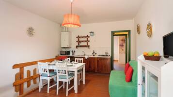 Apartment, Patio, Garden View | Dining