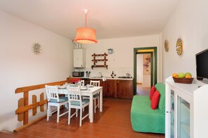 Departamento, patio, vista al jardín | Restaurantes
