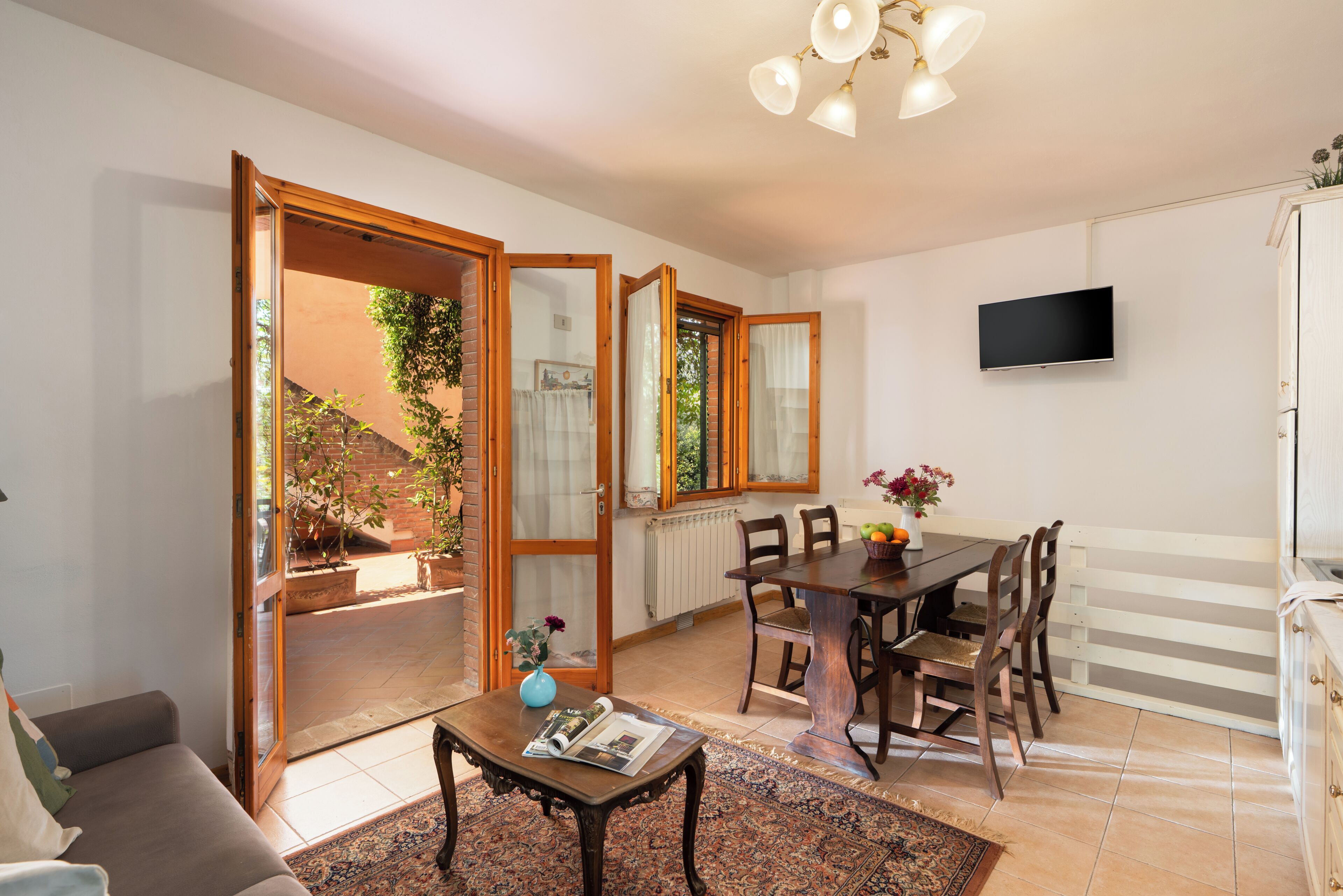 Apartment, Patio, Courtyard View | Interior