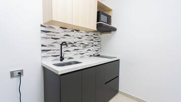 Family Loft, City View | Private kitchen