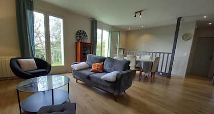Charming Townhouse Apartment – South-Facing & Steps from the Loire à Vélo