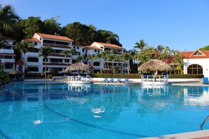 Outdoor pool - Cozy 1-bedroom apartment with AC in soothing Sosúa (Sosúa)